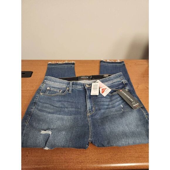 NWT Torrid 16 Sky High Skinny Crop Denim Capris - Picture 1 of 10